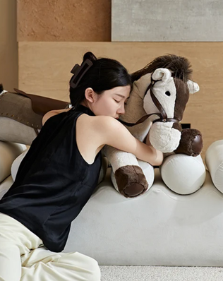 หมอนอิงม้า PL006